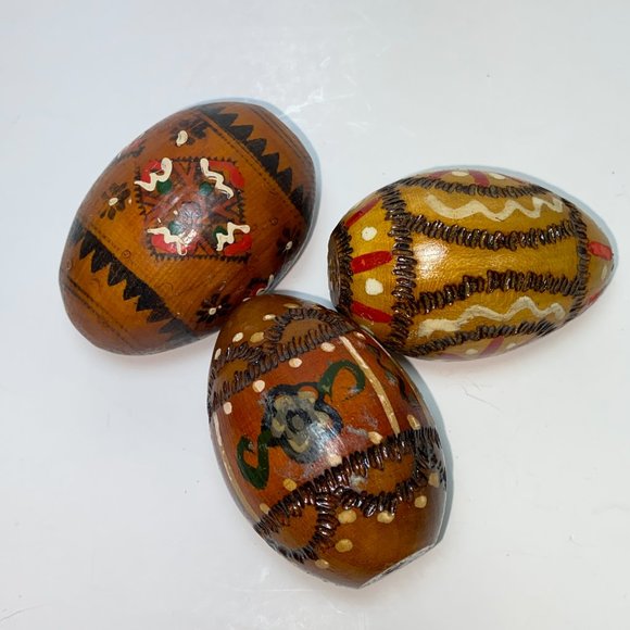 3 Vintage Ukrainian Wooden Eggs Carved and Hand Painted - Picture 2 of 6